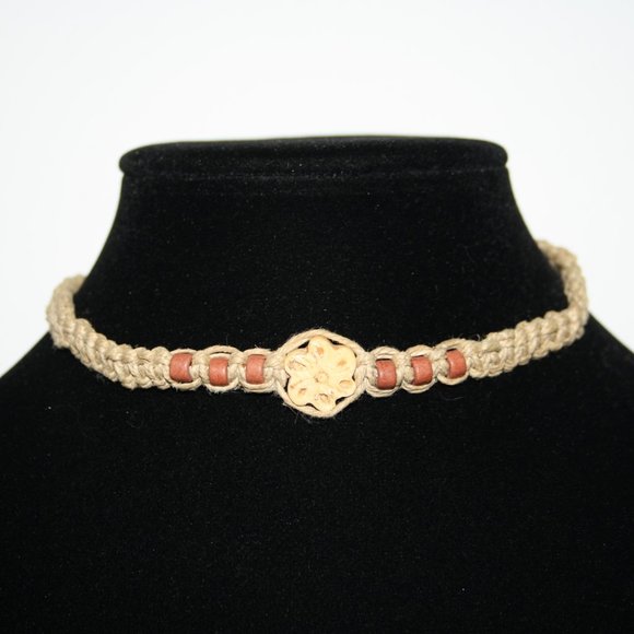 Hemp and flower adjustable necklace